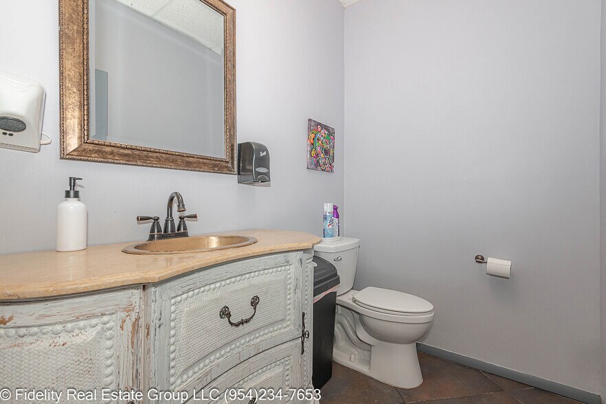 More Photos Of 3650 Coral Ridge Dr, Coral Springs Light Manufacturing For Sale