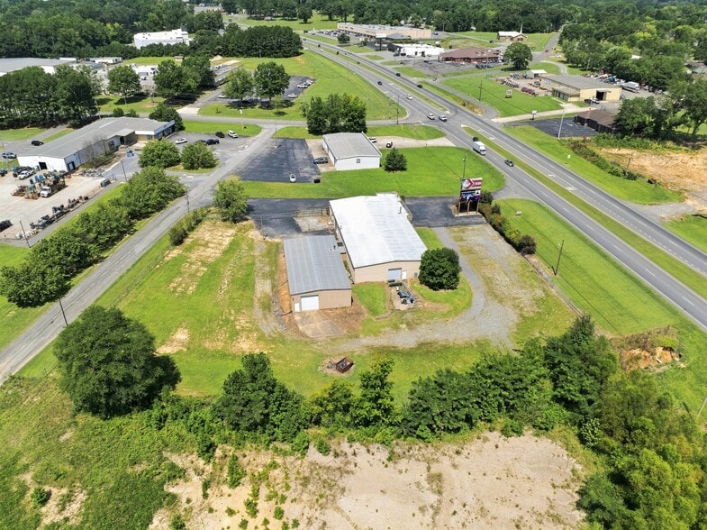 More Photos Of 3267 US Highway 431, Albertville Showroom For Sale