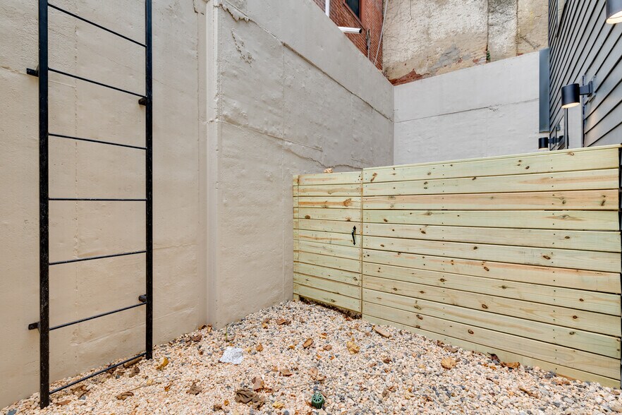 More Photos Of 2007 Cambridge St, Philadelphia Apartments For Sale