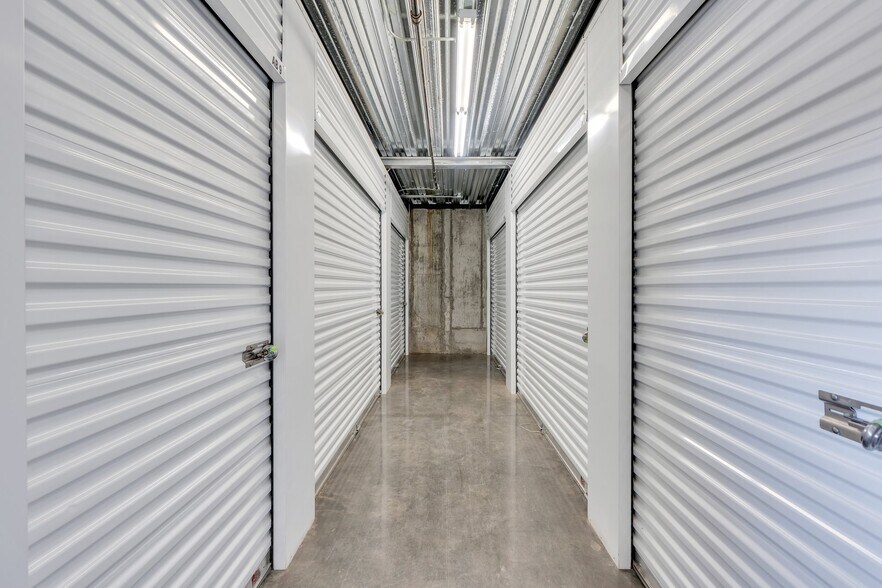 More Photos Of 4285 Thanksgiving Way, Lehi Self Storage For Sale