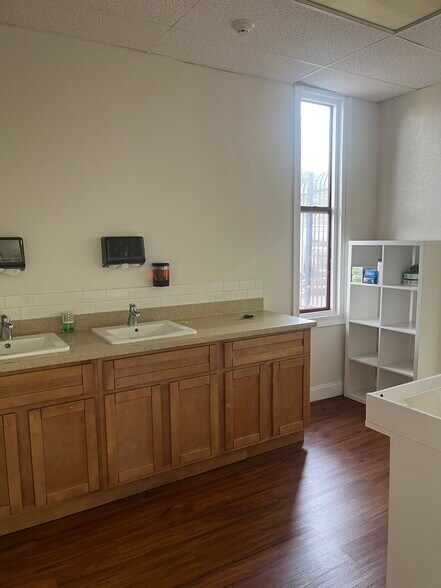 More Photos Of 5909 Camden St, Oakland Daycare Center For Sale