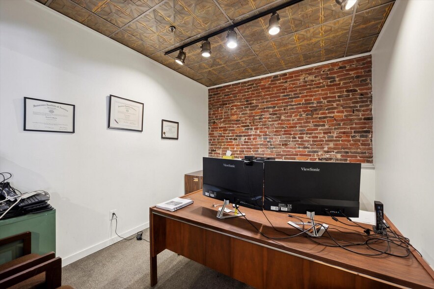 More Photos Of 136-138 N 2nd St, Philadelphia Apartments For Sale