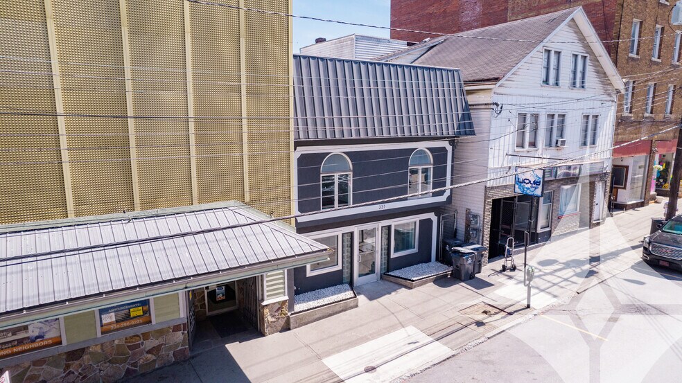 More Photos Of 231 Walnut St, Morgantown Office For Sale