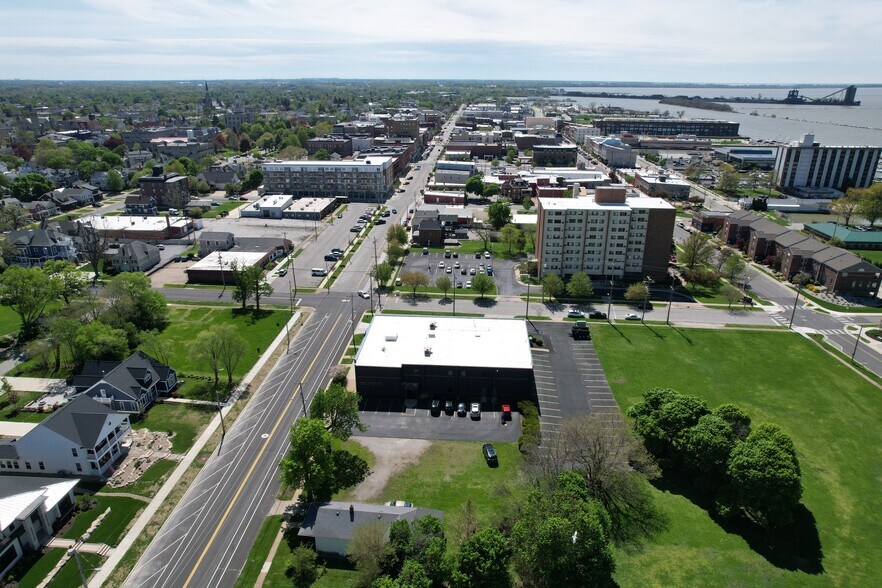 More Photos Of 419 E Market St, Sandusky Hotel For Sale
