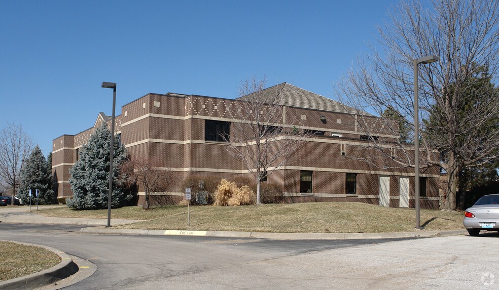 More Photos Of 7000 W 121st St, Overland Park Medical For Sale