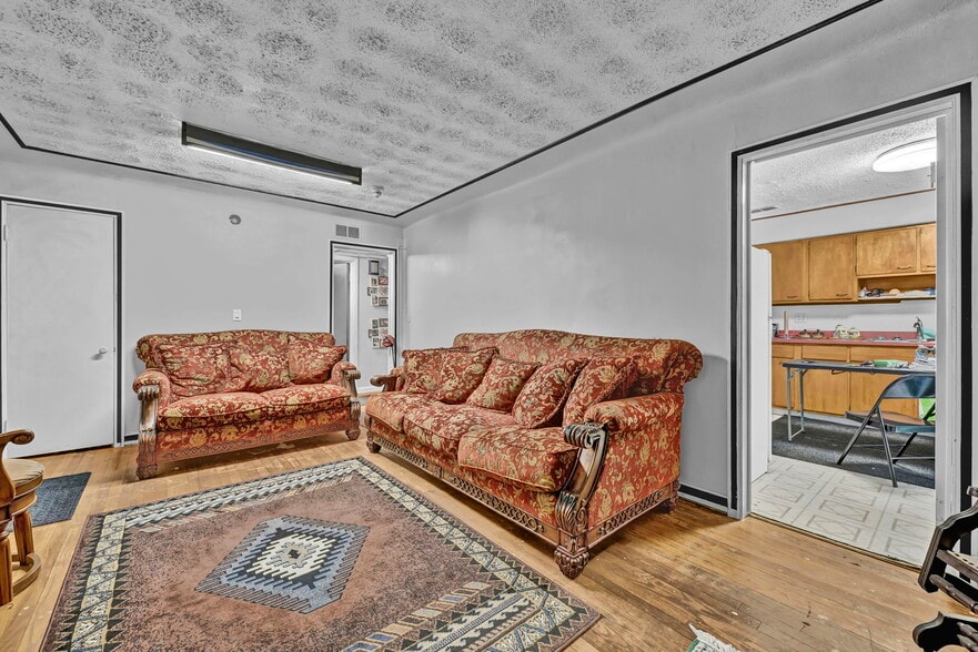 More Photos Of 44077 Oberlin Elyria Rd, Oberlin Hotel For Sale
