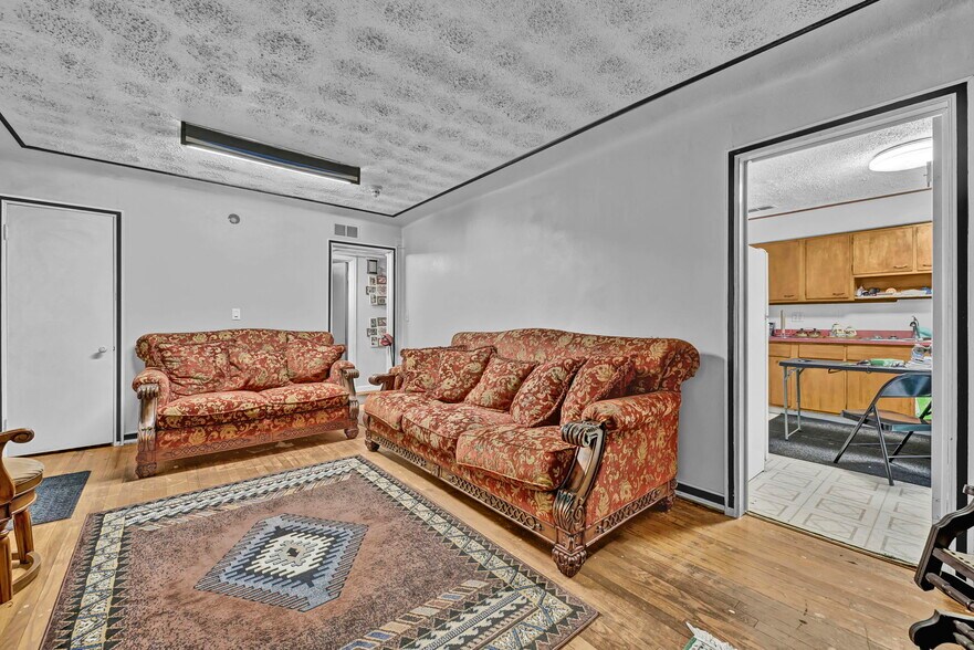 More Photos Of 44077 Oberlin Elyria Rd, Oberlin Hotel For Sale