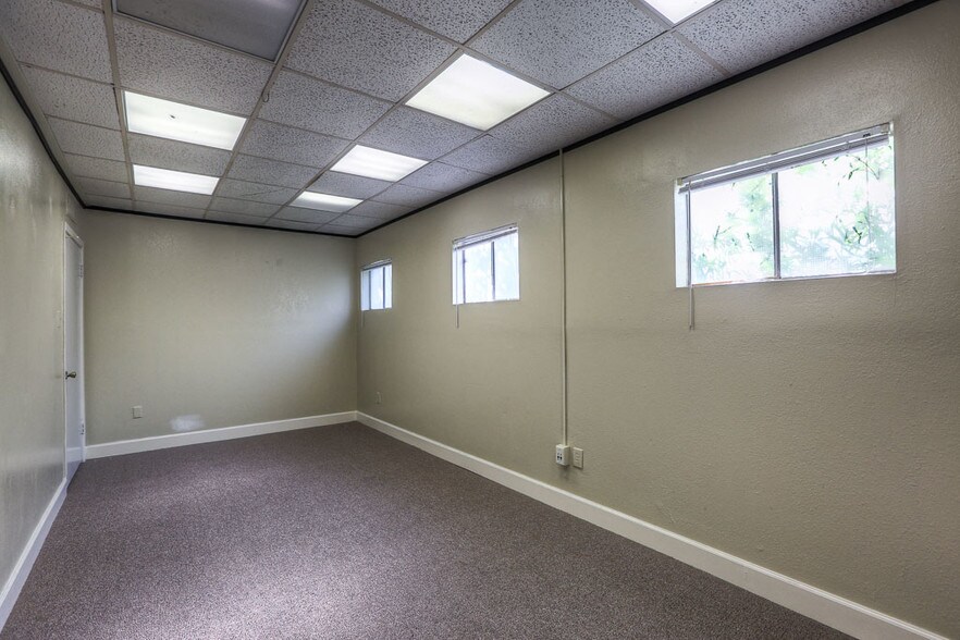 More Photos Of 6907 Almeda Rd, Houston Office For Sale