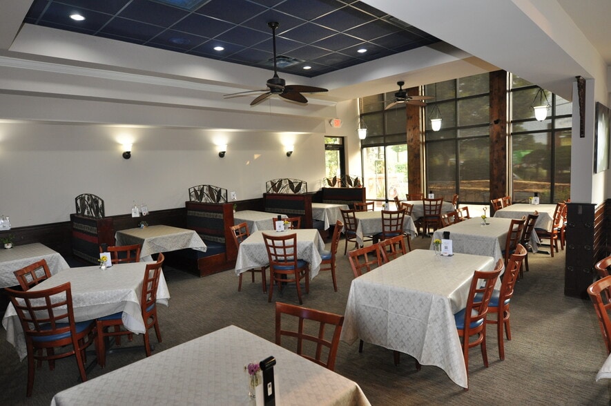More Photos Of 5370 Peachtree Industrial Blvd, Norcross Restaurant For Sale