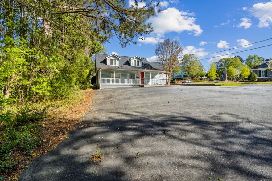 More Photos Of 494 W Crogan St, Lawrenceville Office Residential For Sale