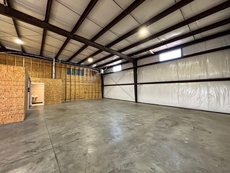 More Photos Of 1937 Pacific Ct SE, Stayton Industrial For Lease