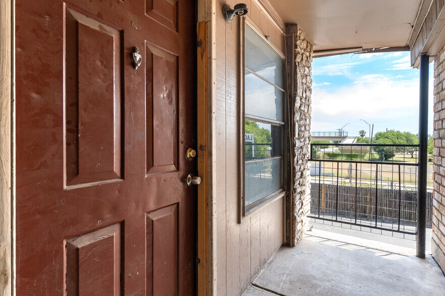 More Photos Of 7678 W US Highway 90, San Antonio Apartments For Sale