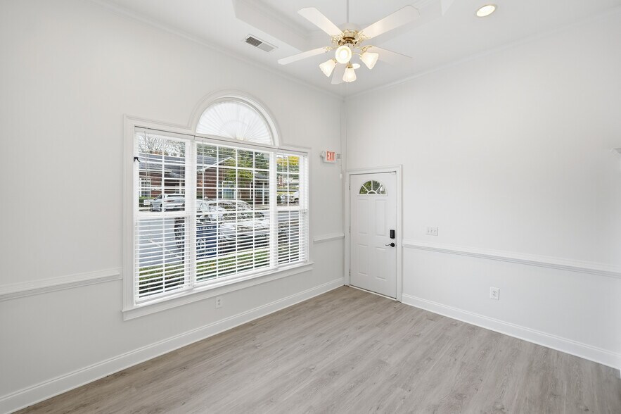 More Photos Of 103 Weatherstone Dr, Woodstock Medical For Lease