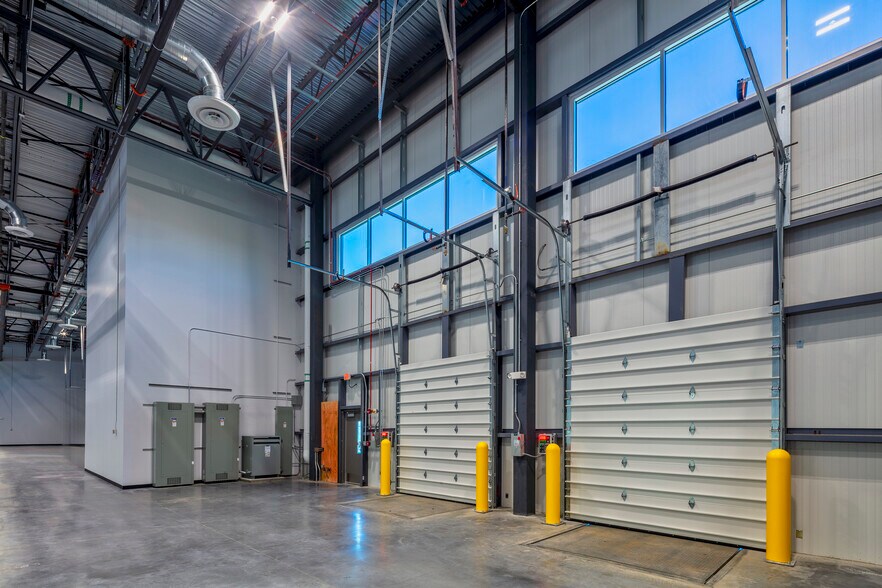 More Photos Of 2049 Wafer Loop Rd, Marcy Flex For Sale