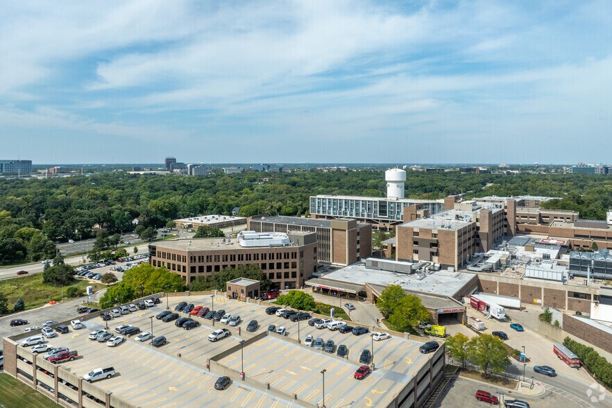 More Photos Of 3825 Highland Ave, Downers Grove Unknown For Lease