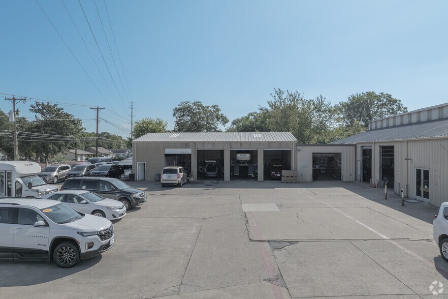 More Photos Of 2108 N Beach St, Haltom City Auto Repair For Sale