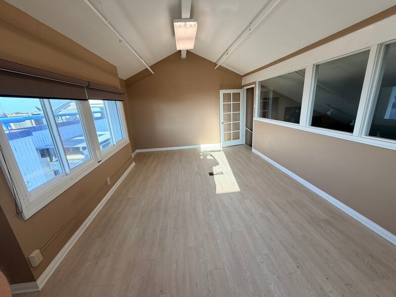 More Photos Of 4911 Warner Ave, Huntington Beach General Retail For Lease