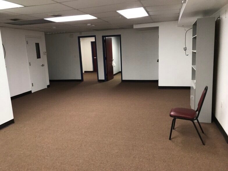 More Photos Of 626 McLean Ave, Yonkers Office For Sale