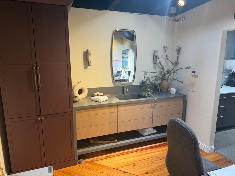 More Photos Of 3373-3375 Mount Diablo Blvd, Lafayette Loft Creative Space For Sale