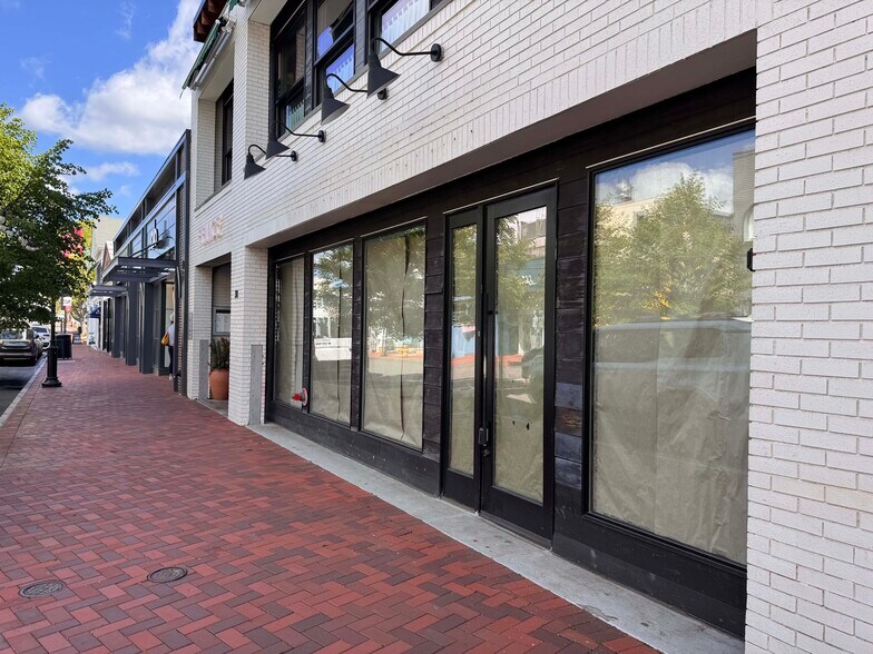 More Photos Of 38 Main St, Westport Storefront For Lease