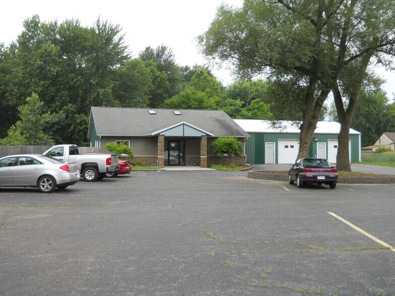 More Photos Of 3614-3616 Lake St, Kalamazoo Warehouse For Lease