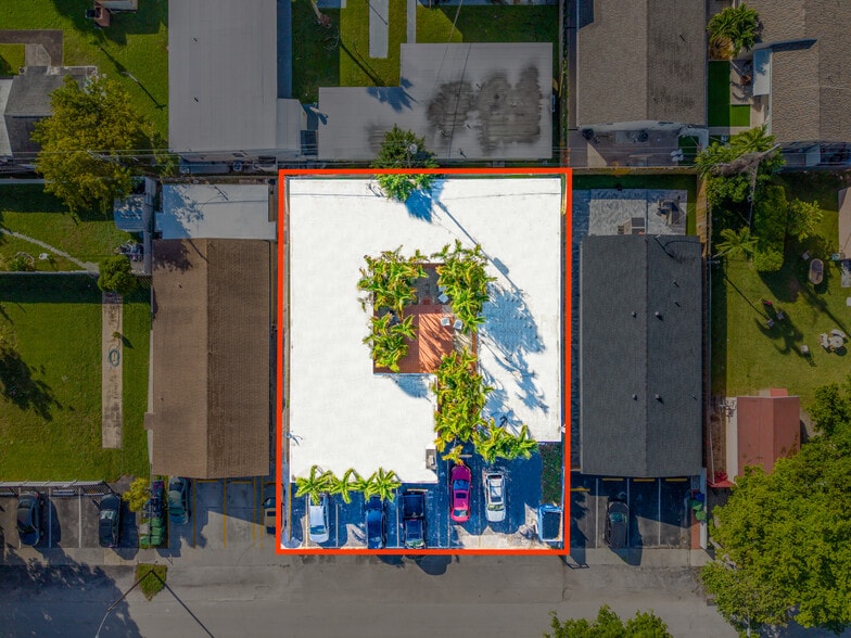 More Photos Of 700 NE 6th St, Hallandale Beach Apartments For Sale