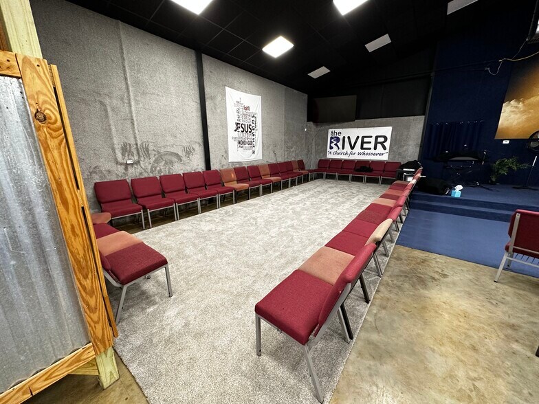 More Photos Of 1511 S Jackson St, Jacksonville Warehouse For Sale