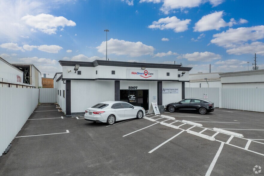 Primary Photo Of 5907 Star Ln, Houston Warehouse For Lease