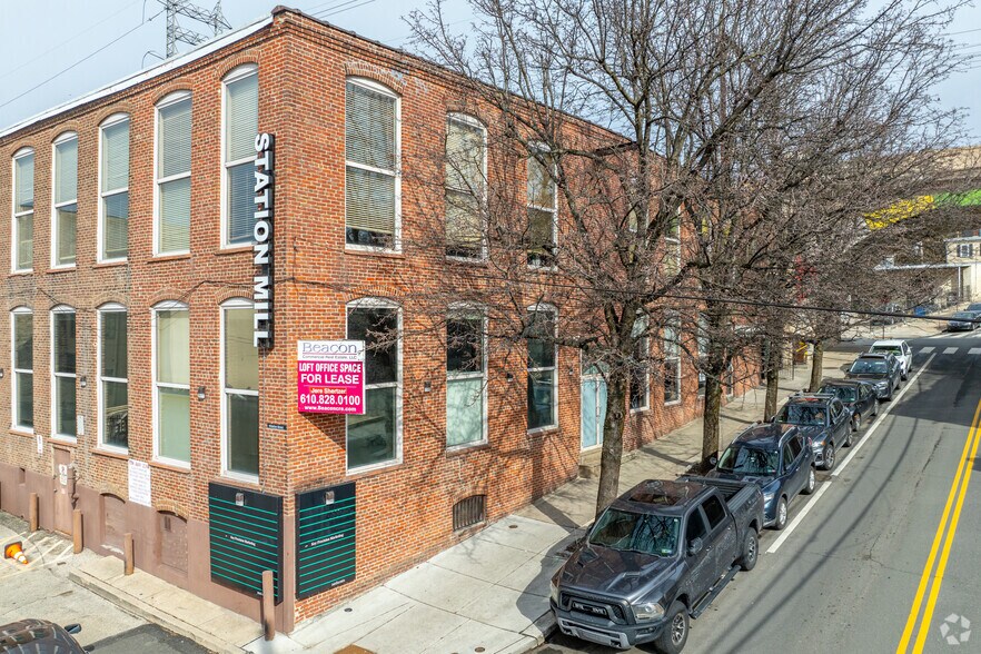More Photos Of 10 Shurs Ln, Philadelphia Office For Lease