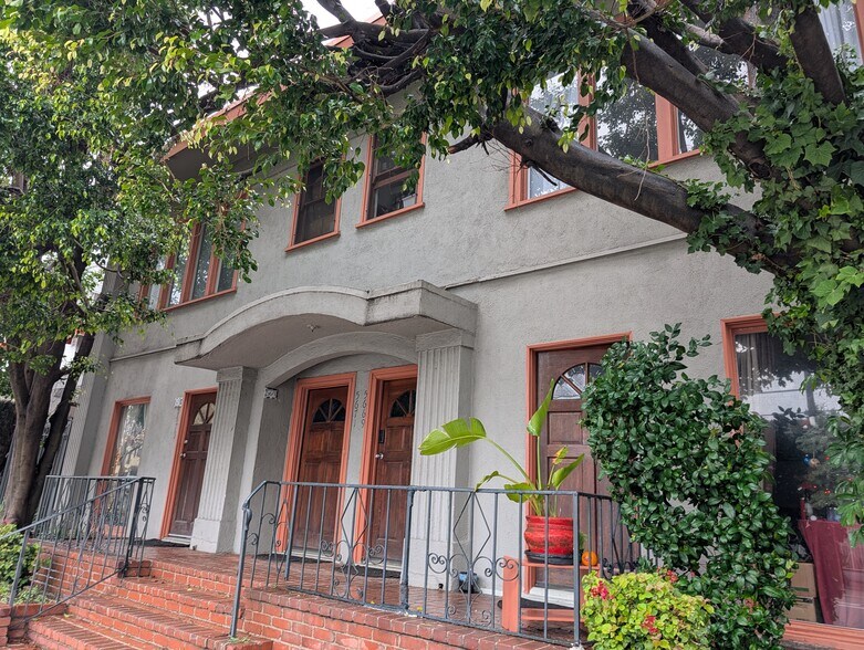 Primary Photo Of 5667 Franklin Ave, Los Angeles Apartments For Sale