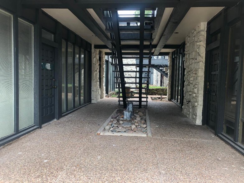 More Photos Of 5513-5539 S Lewis Ave, Tulsa Office For Lease