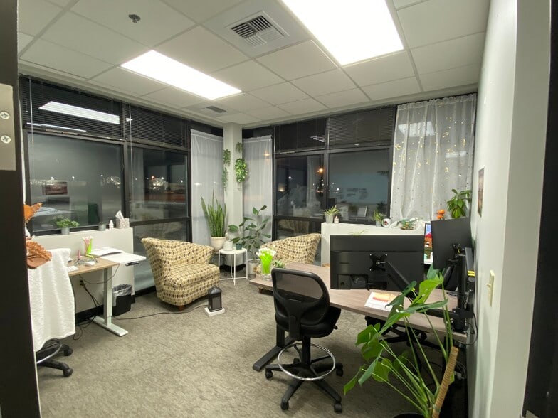 More Photos Of 517 N Westhill Blvd, Appleton Freestanding For Lease