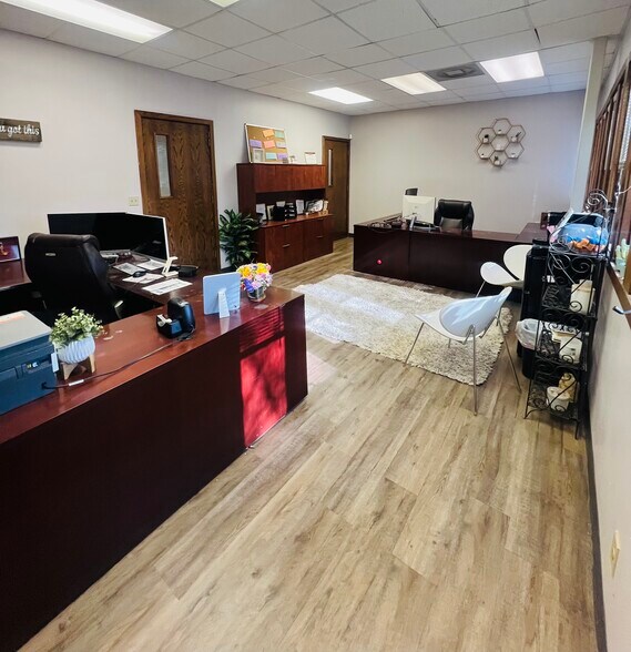 More Photos Of 4777 E State St, Rockford Medical For Sale