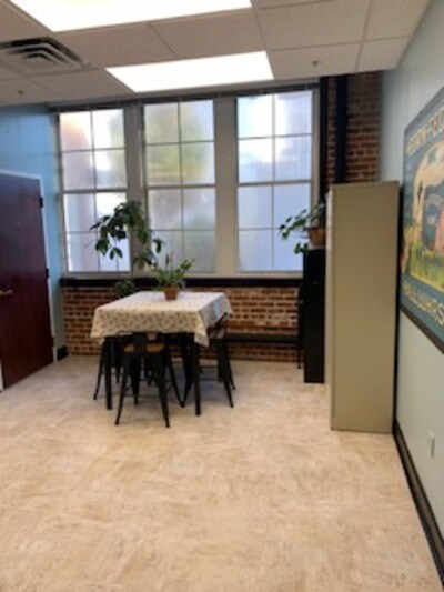 More Photos Of 25 Wall St, Orlando Bar For Lease