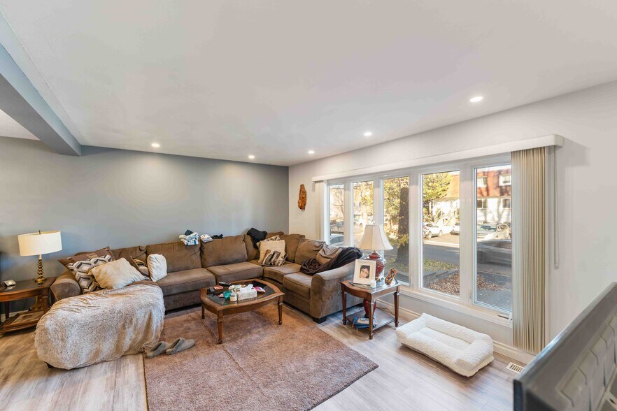 More Photos Of 732 Morin St, Ottawa Apartments For Sale