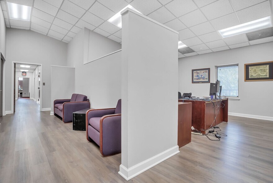 More Photos Of 4609 Pinecrest Office Park Dr, Alexandria Medical For Sale