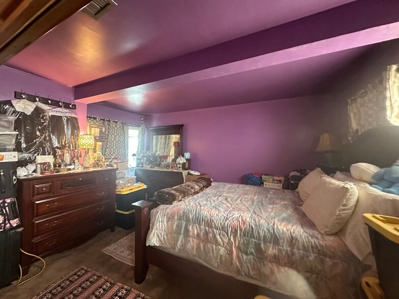 More Photos Of 5650 W Holt Blvd, Montclair Hotel For Sale