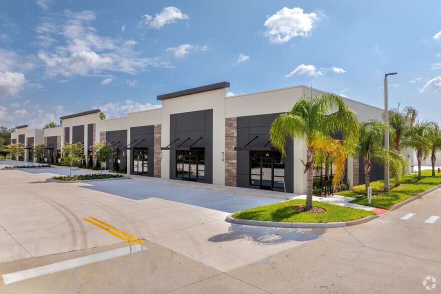 More Photos Of 315 Monroe Rd, Sanford Unknown For Lease