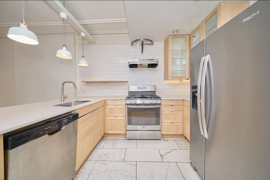 More Photos Of 222 E 18th St, New York Apartments For Sale