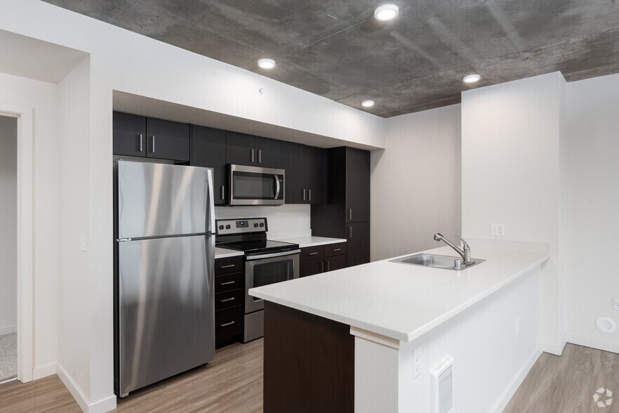 More Photos Of 102 N G St, Tacoma Apartments For Lease