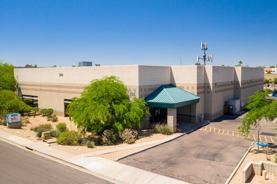 More Photos Of 544 W Iron Ave, Mesa Manufacturing For Lease