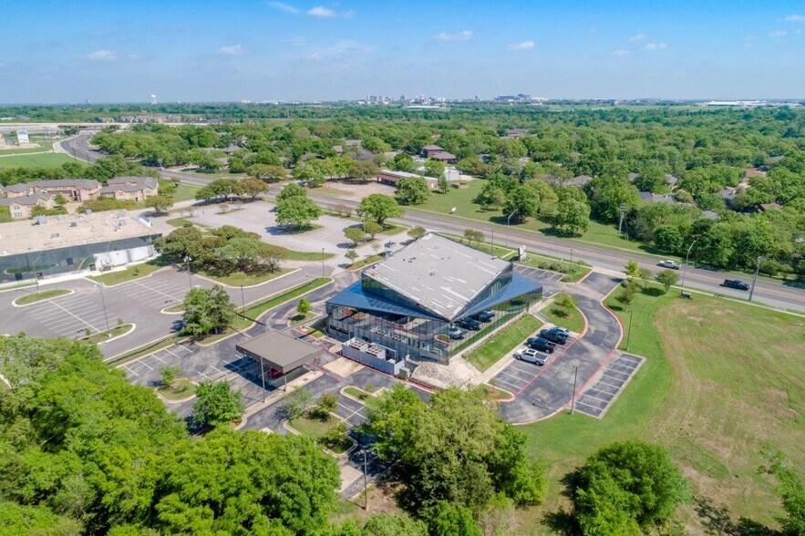 More Photos Of 1920 W Villa Maria Rd, Bryan Medical For Lease