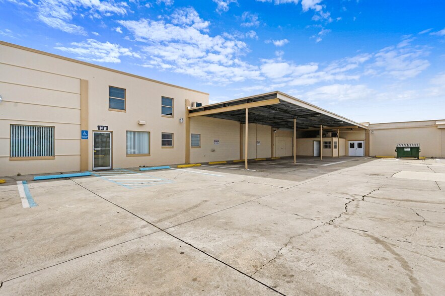 More Photos Of 117-137 Hughlett Ave, Cocoa General Retail For Sale