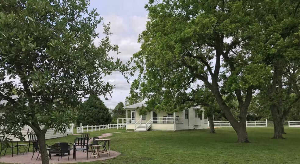 More Photos Of 1281 Post Oak Point Rd, New Ulm Hospitality For Sale
