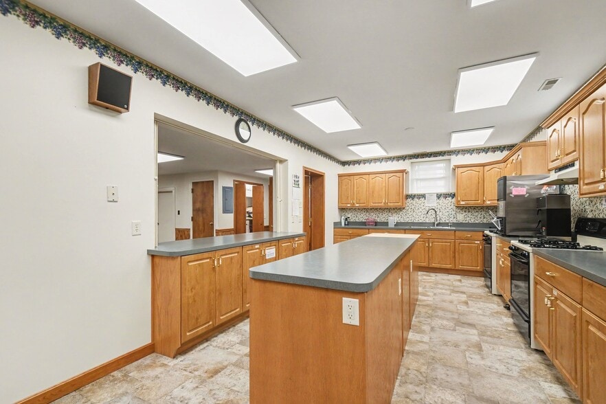 More Photos Of 206 Mill St, Middlebury Religious Facility For Sale