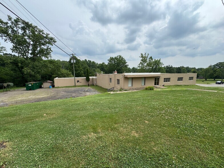 Primary Photo Of 4020 Bellaire Ln, Peninsula Warehouse For Lease