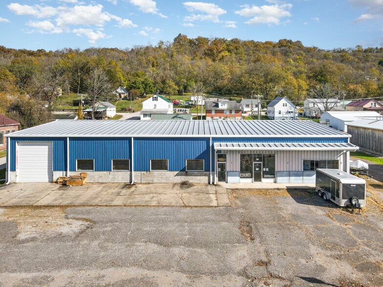 More Photos Of 330 N Front St, Ripley Flex For Sale