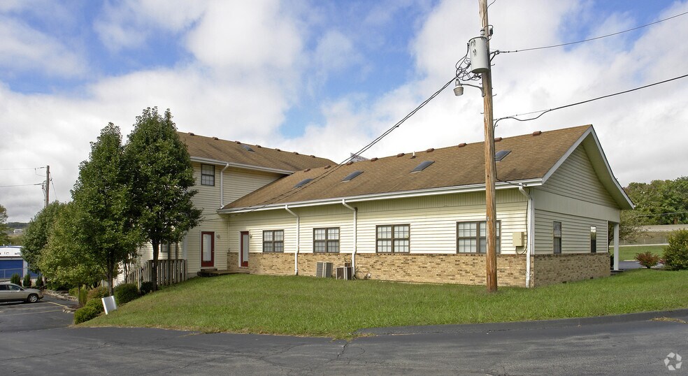 More Photos Of 300 W 4th St, Eureka Medical For Lease