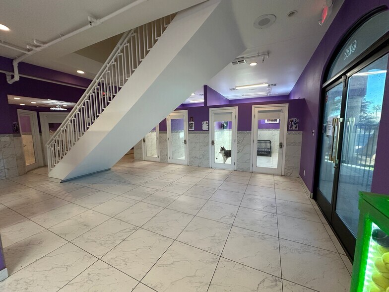 More Photos Of 6188 S Sandhill Rd, Las Vegas Veterinarian Kennel For Sale