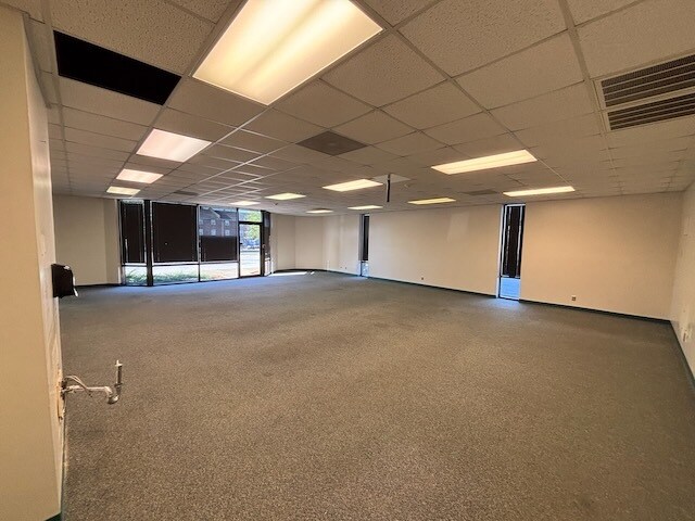 More Photos Of 701 Fairway Dr, Evansville Office For Sale